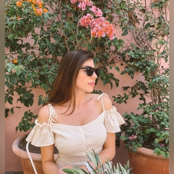 NWT Gal Meets Glam Colleen Dress Off Shoulder Polka Dot Cream Tan Ecru 4 - Picture 2 of 6